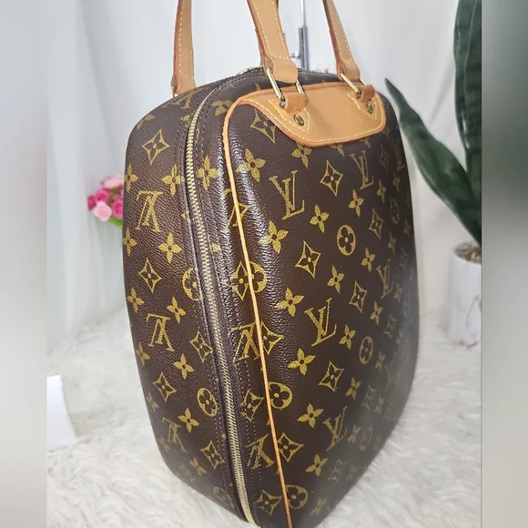 🔥😍 Beautiful Condition😍🔥 Authentic  Louis Vuitton Monogram Excursion  Bag - Picture 6 of 15